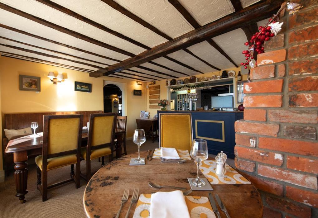 The Pheasant Public House & Hotel Gestingthorpe Экстерьер фото
